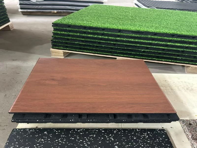 Пропылесосьте основание пола